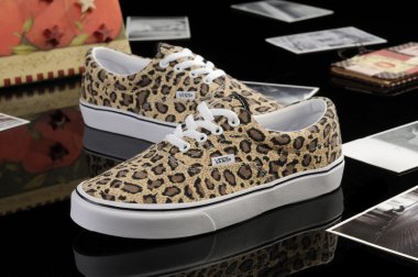 VANS AUTHENTIC [X. 4]