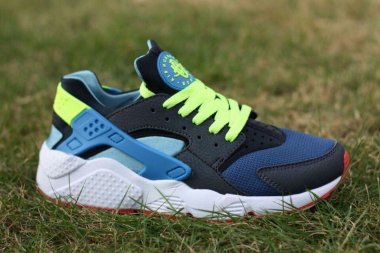 NIKE AIR HUARACHE [W. 4]